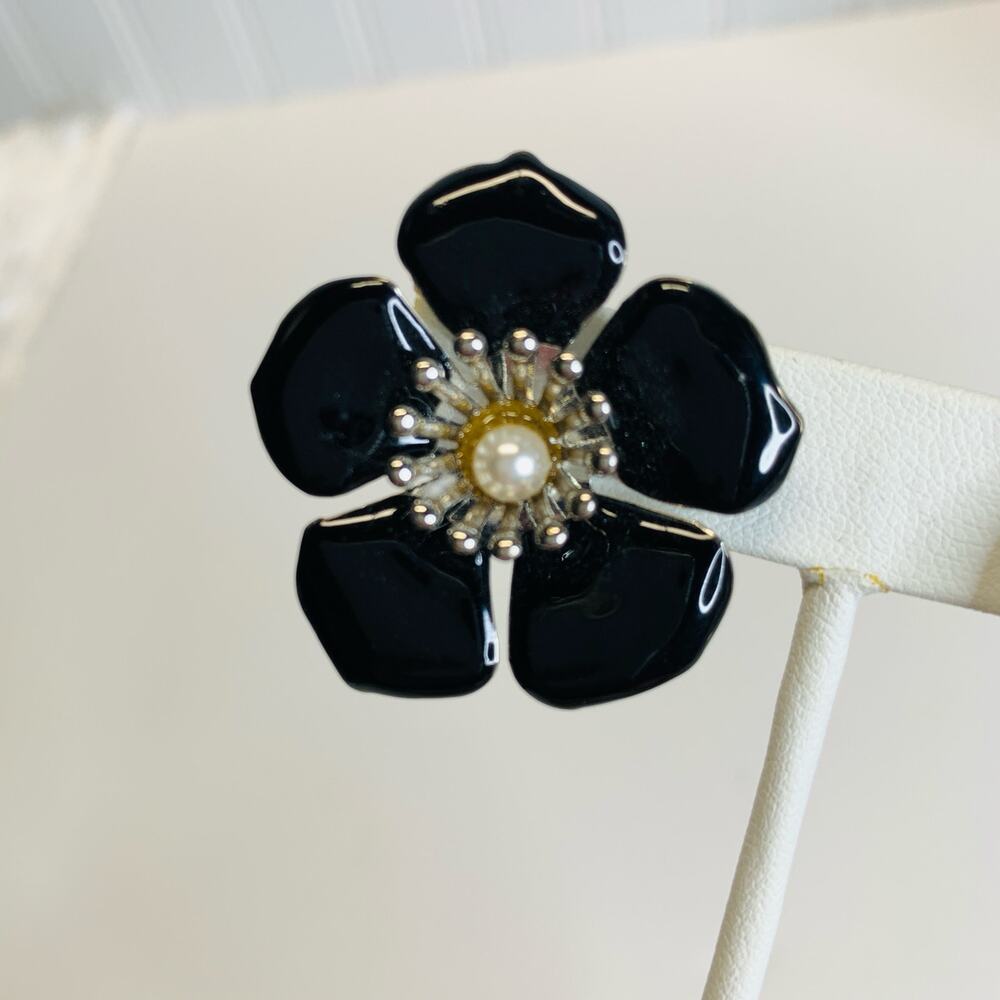 Black Enamel Earrings Pearl Center 1.5" diameter - Picture 3 of 5